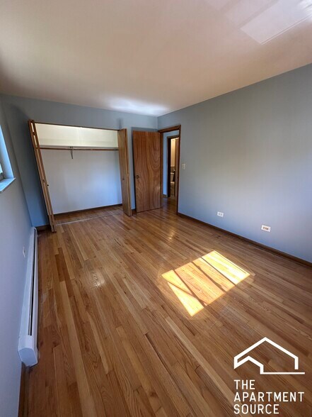 Building Photo - 1026 S River Rd