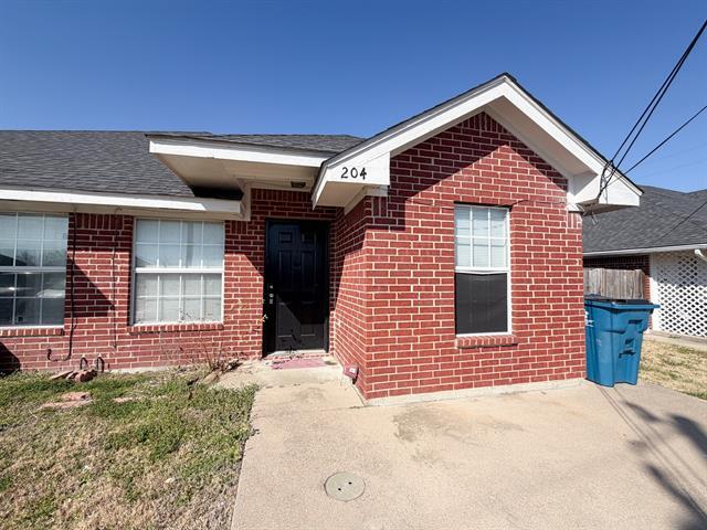 Building Photo - 204 West Lamar St