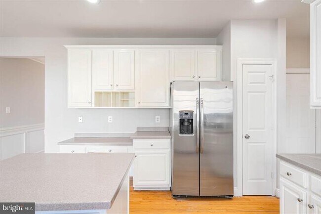 Building Photo - 2038 Madrillon Rd