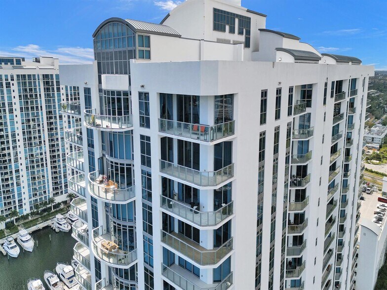 Building Photo - 17301 Biscayne Blvd