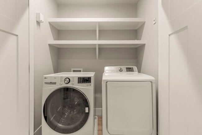 Building Photo - 7898 SW Capitol Hill Rd