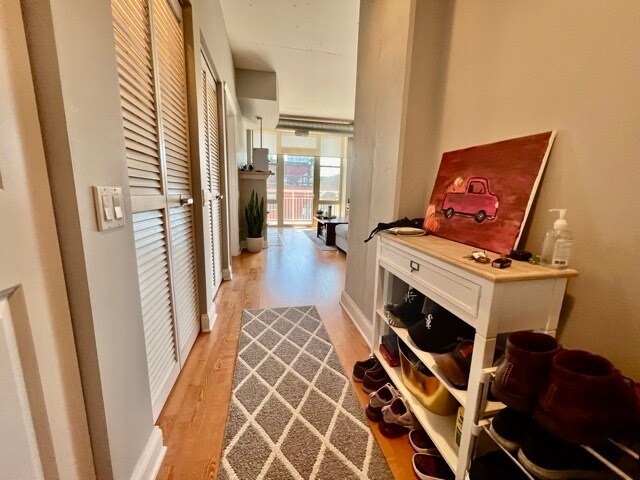 Building Photo - 1001 W Madison St