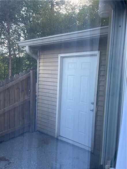 Building Photo - 407 Northdale Ct