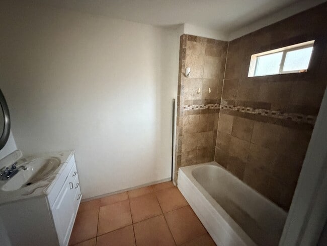 Building Photo - 2804 Abilene St