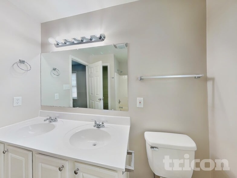 Building Photo - 7120 Idlewild Brook Ln