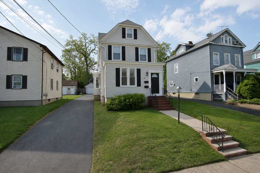 Front View - 552 Cumberland St