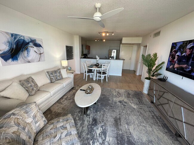 Building Photo - 1551 N Flagler Dr
