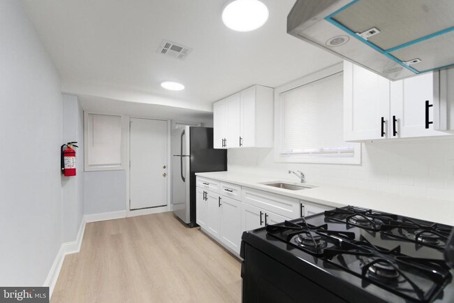 Building Photo - 2625 Braddock St