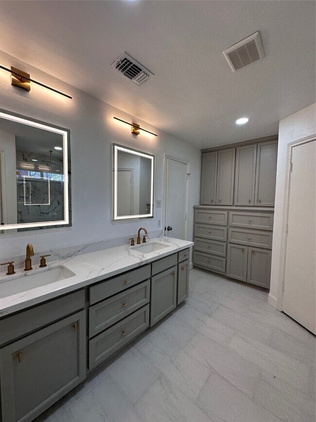 Building Photo - 17707 Moss Point Dr