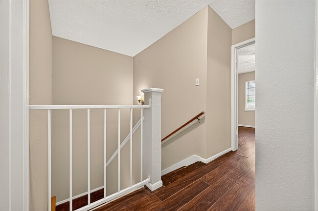 Building Photo - 9022 Wilcrest Dr