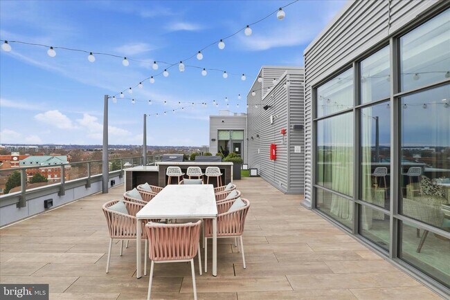 Building Photo - 1201 N Royal St