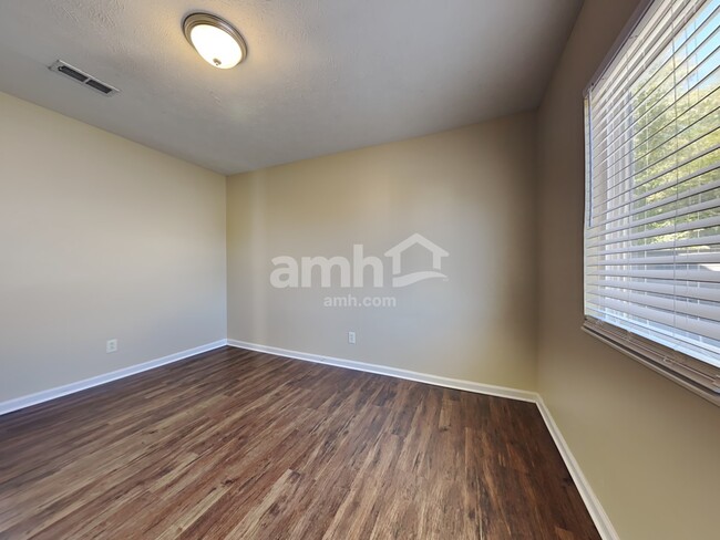 Building Photo - 10399 Peacock Ln