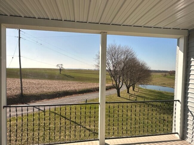 Building Photo - Four Bedroom 1.5 Bath Farm House in Hamburg
