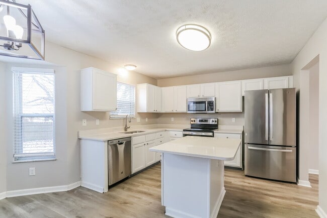 Building Photo - 1056 Leclerc Pl