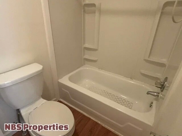 Building Photo - 867 N Gallaher View Rd