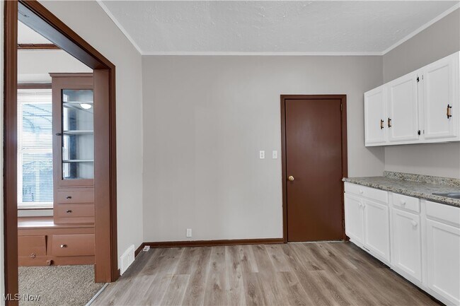 Building Photo - 788 E 156th St