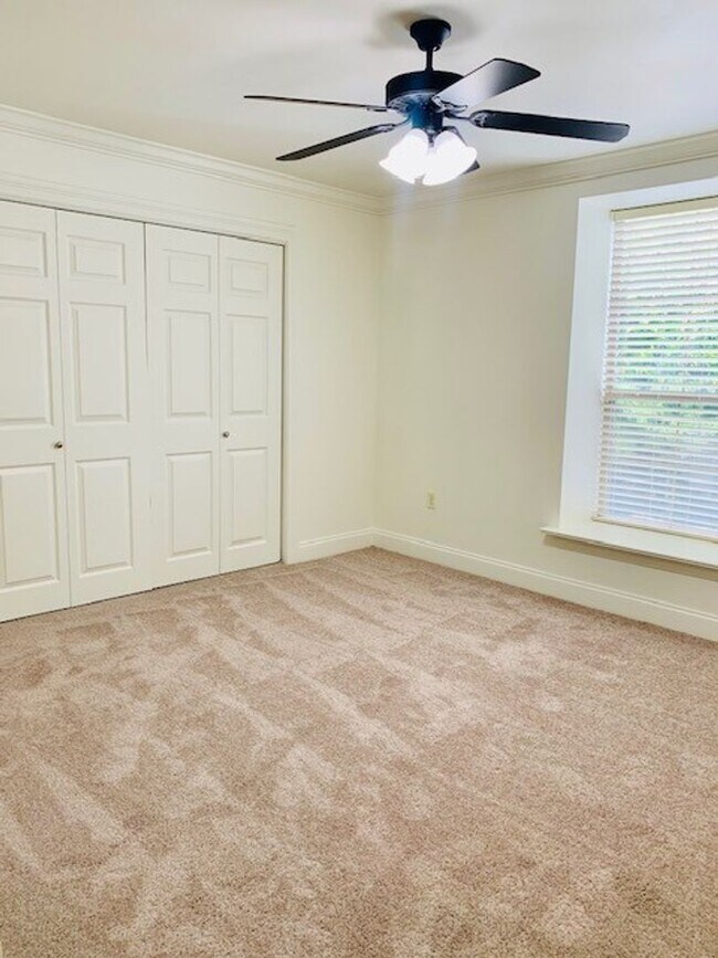 Building Photo - 2BD/2BA Condo for Lease on Park Blvd. Clos...