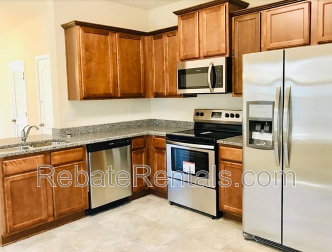 Building Photo - 732 Servia Dr