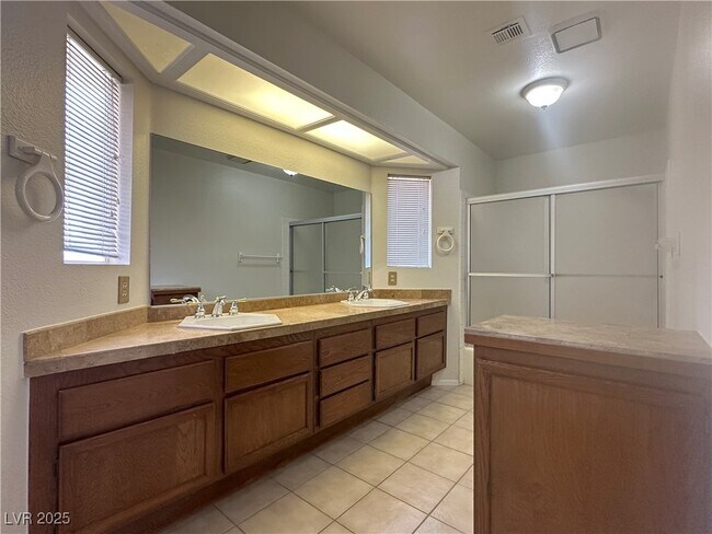 Building Photo - 8653 W Catalonia Dr