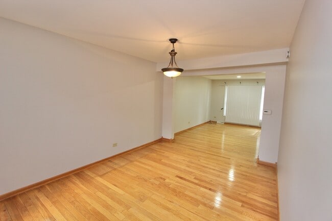 Building Photo - 7108 W Niles Ave