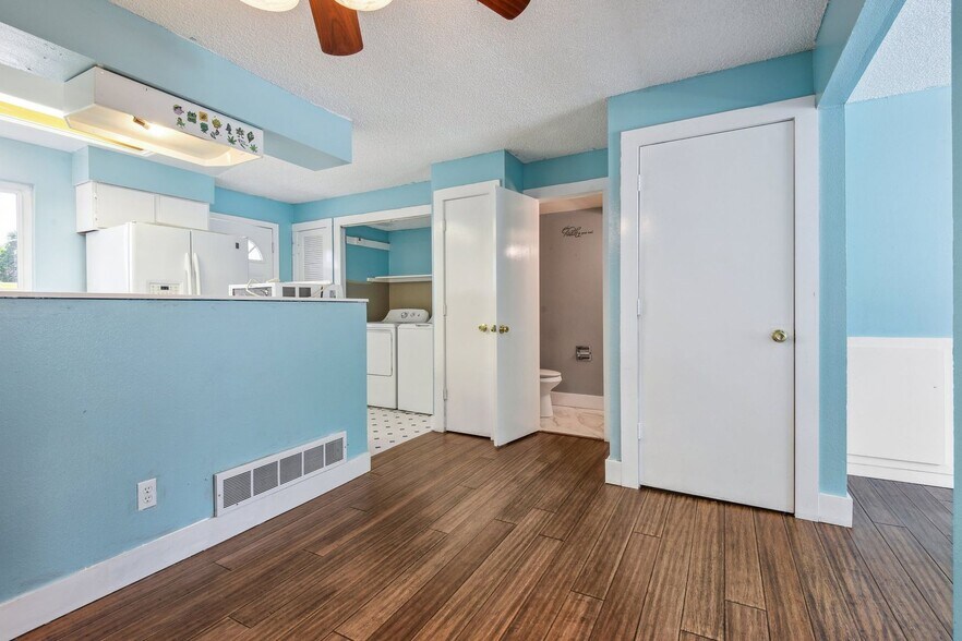 Building Photo - 8218 Washington St