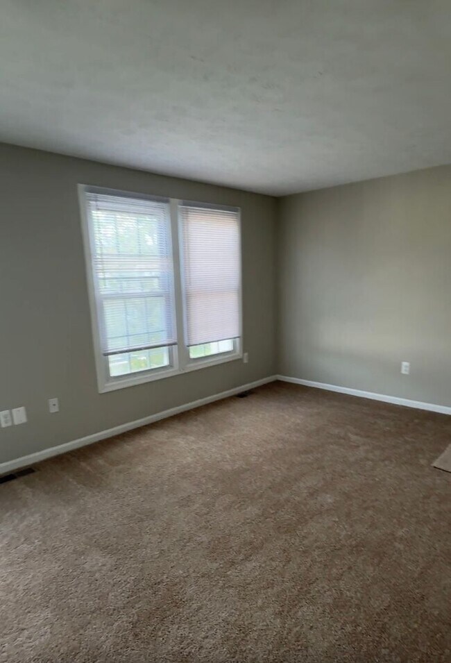 Building Photo - 42 Rocky Brook Ct