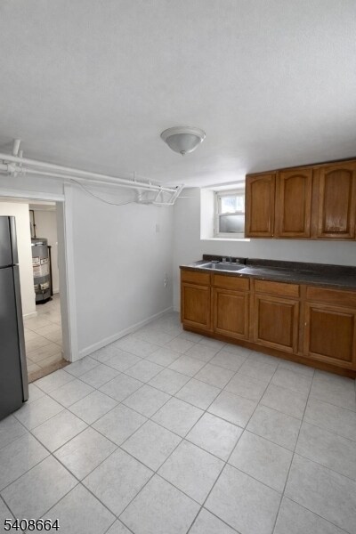 Building Photo - 391 Delano Pl