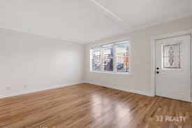 Building Photo - 2 bed, renovated Pilsen apartments - ASAP ...