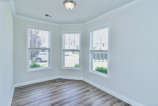 Building Photo - 412 Yellow Fox Rd