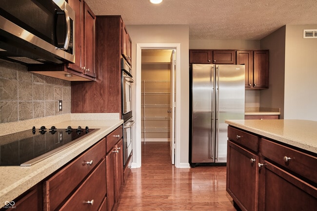 Building Photo - 11813 Traymoore Dr