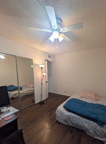 Building Photo - 5652 Yolanda Ave