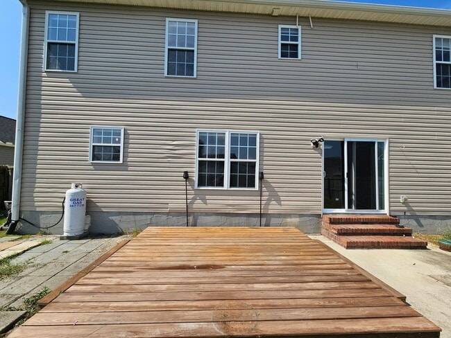 Building Photo - Updated 4Bed, 2.5 Bath in Jacksonville!