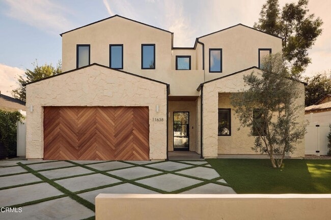 Primary Photo - 11638 Kling St