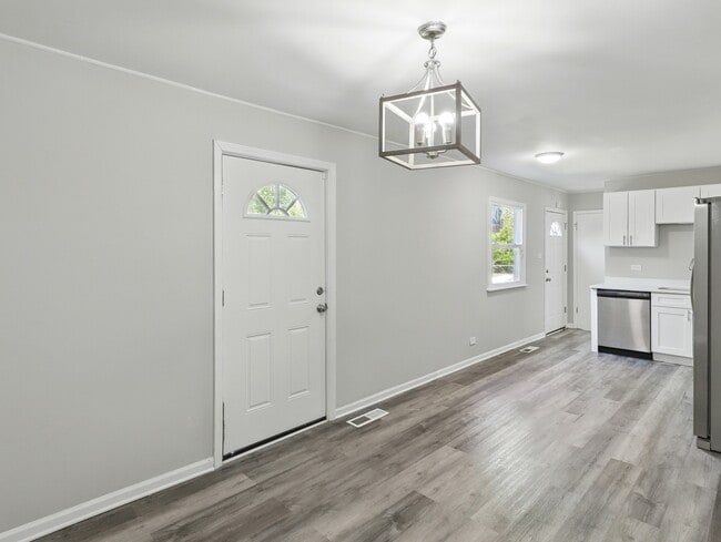 Building Photo - 17704 Grandview Dr