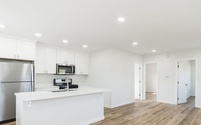 Building Photo - Welcome to your beautifully renovated single level home in the heart of Oceanside!