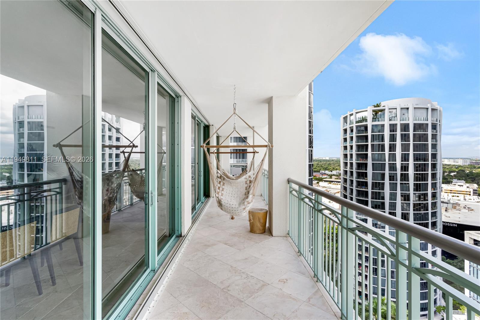 Building Photo - 3400 SW 27th Ave