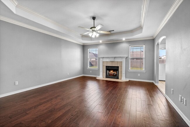 Building Photo - Beautiful Spacious Home w/ Community Clubhouse and Pool!