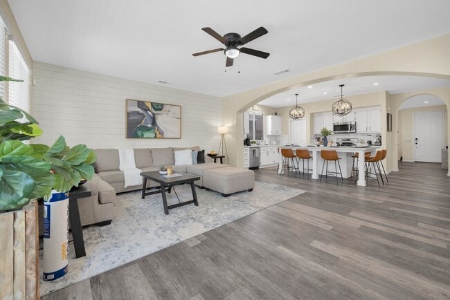 Building Photo - 84066 Olona Ct