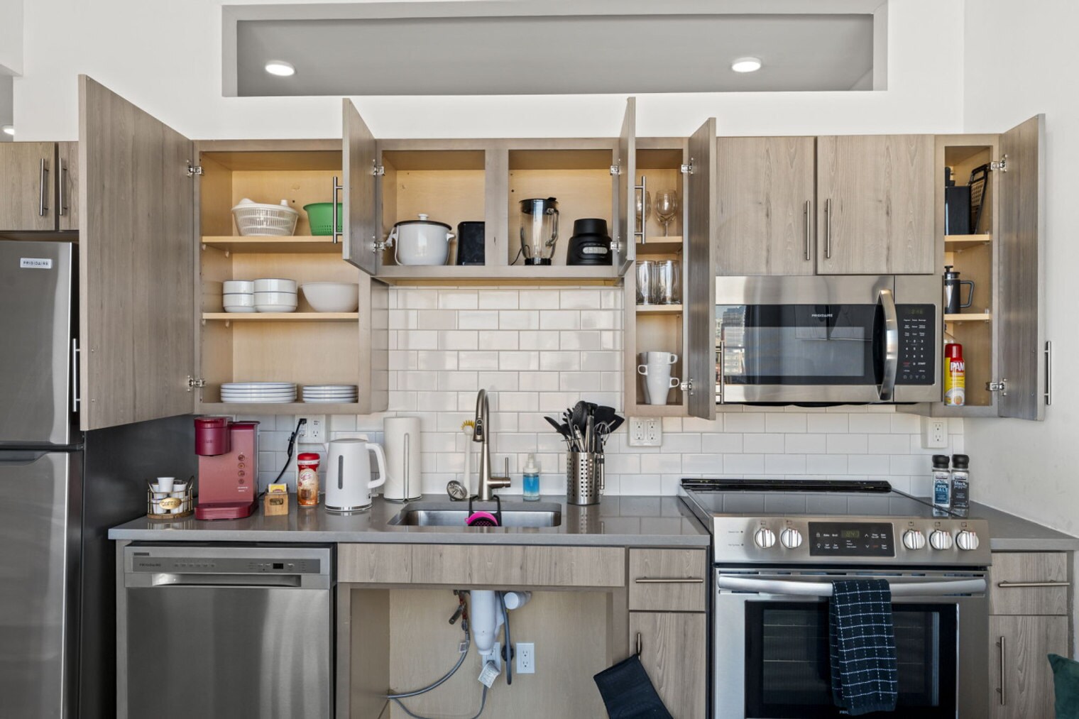 Building Photo - 501 N Perth St