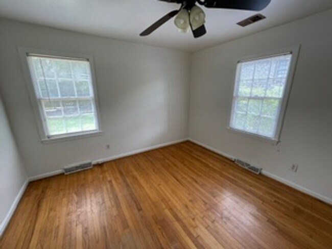 Building Photo - 1509B Harbor View Rd