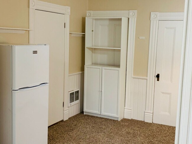 Building Photo - 4234 S View Point Ter