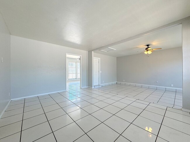 Building Photo - Northeast El Paso 3 Bed Refrig A/C!
