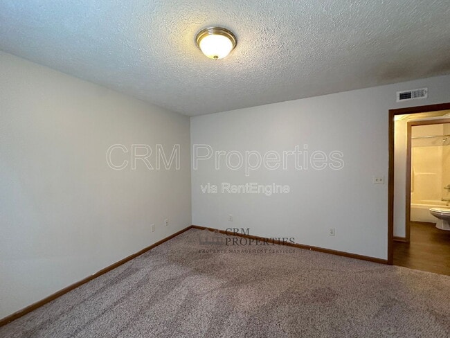 Building Photo - 1326 S Waugh St