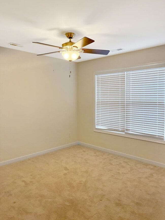 Building Photo - Stunning 4-bedroom in Midlothian, VA