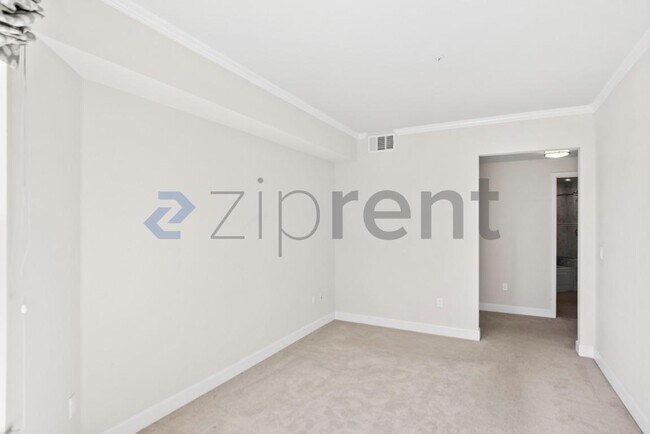 Building Photo - Unit 210