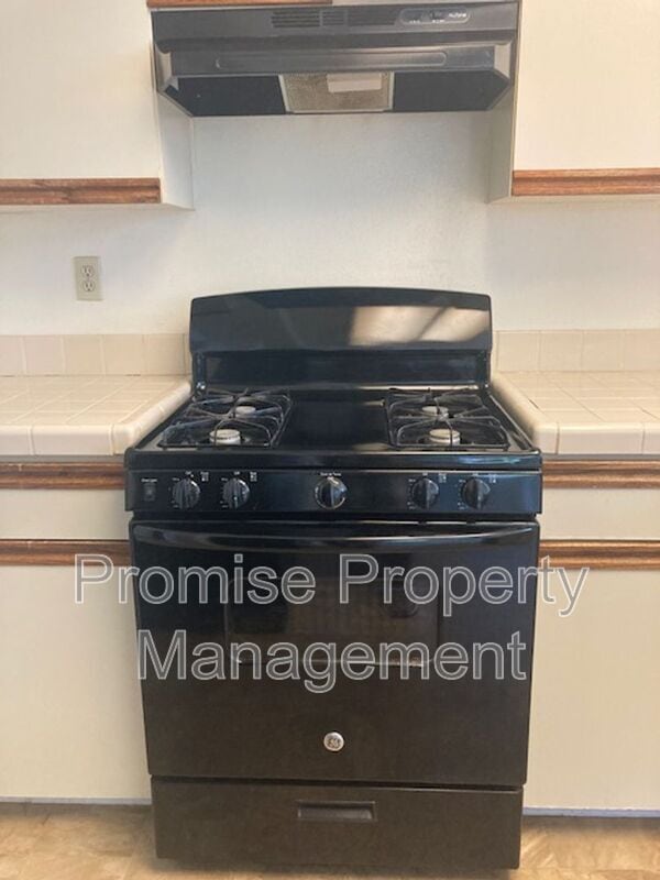 Building Photo - 1744 Calle Platico