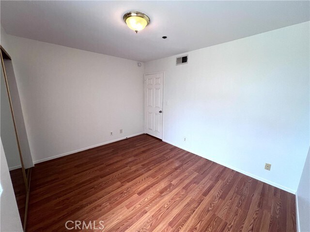 Building Photo - 412 W Dryden St