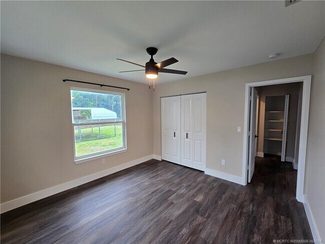 Building Photo - 5968 SE Avalon Dr