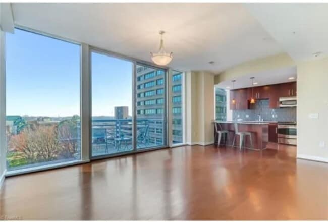 Building Photo - 201 N Elm St