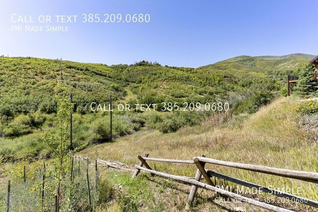 Building Photo - Elegant Home in Scenic Midway